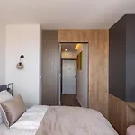 V Luxury Apartment