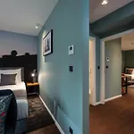 Camera Hotel