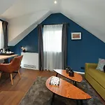 Camera Hotel