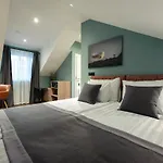 Camera Hotel
