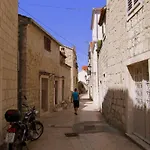 Ana