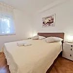 Split City Apartment Rosemary