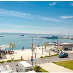 Luxury Apartment Eni On The West Coast