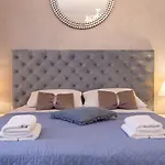 Split Dreams Apartment