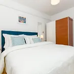 Apartment Maya