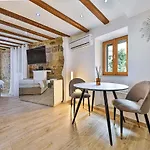 Old Town Pearl Apartment