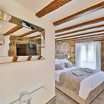 Old Town Pearl Apartment