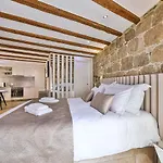 Old Town Pearl Apartment
