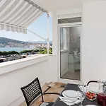 Homey Apartment With A View