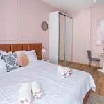 Center De Lux Studios “ Zara “