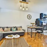 Cozy Apartment With Top View Split