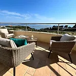 Sky - Beautiful Rooftop Apartment With Shared Pool