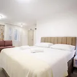 Lions Luxury Rooms
