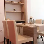 One Bedroom Apt With Wifi
