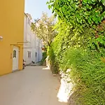 Apartment House Split