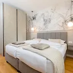 Apartment Cosmopolitan ****