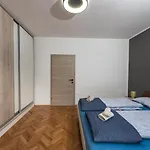 Suit B&R