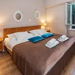 Apartment Queen Teuta In The Heart Of Split Historical Heritage