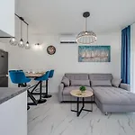 Luxury Apartment Giga