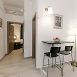 Palomia B