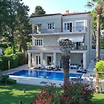 Luxury Seafront Villa Castello Split With Private Heated Pool, Jacuzzi And Sauna At The Beach In Split