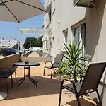 Macadamia Apartment With Garage Parking