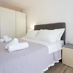Split Apartment