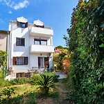 Apartment Nives In The City Center - Free Parking