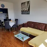 Apartman Lara
