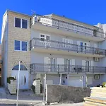 Apartment Split 11518C