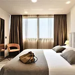 Island View Apartment