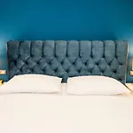 Gold Luxury Room