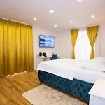 Gold Luxury Room