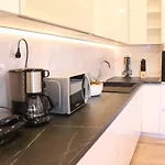 Apartment Mary- 2 Free Parking, Near Mall Of Split
