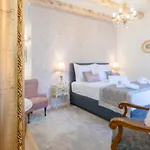 Le Monde Luxury Accommodation