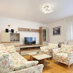 Apartments With Wifi Split - 19143