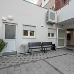 Hostel Elli