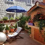 Apartments And Rooms Villa Lina