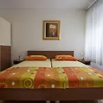 Dante Apartment
