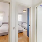 Hermosa Luxury Apartment