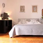 Maia\'S Beach Studio Znjan