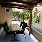Charming Apartment 3 Sleeps 4 Guests
