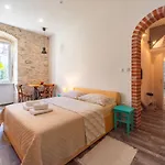 Rooms And Apartments Djanovic