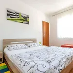 Apartments Marasovic - Lea