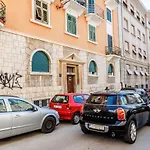 Blue Pearl-Split Town Center Apartament