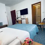 Apartmens And Rooms Madunic V