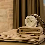 Annie\'S Stone Studio & Room
