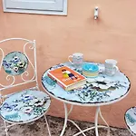 Missia - Cosy In Perfect Location
