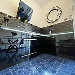 Mini Palais - Beachfront, 5 Min Center, Terrace