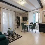 Apartment Stone